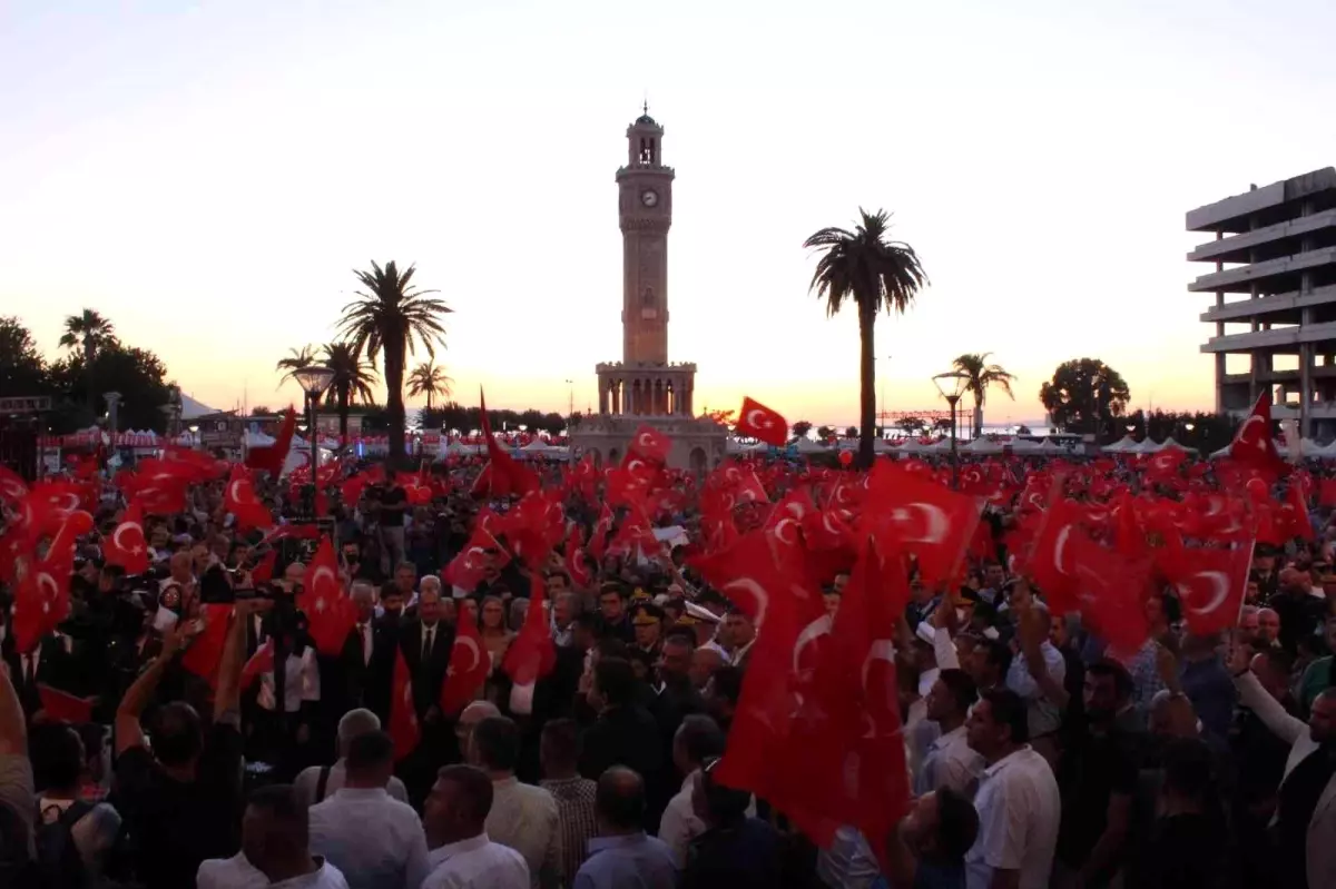 İzmir\'de 15 Temmuz anması başladı