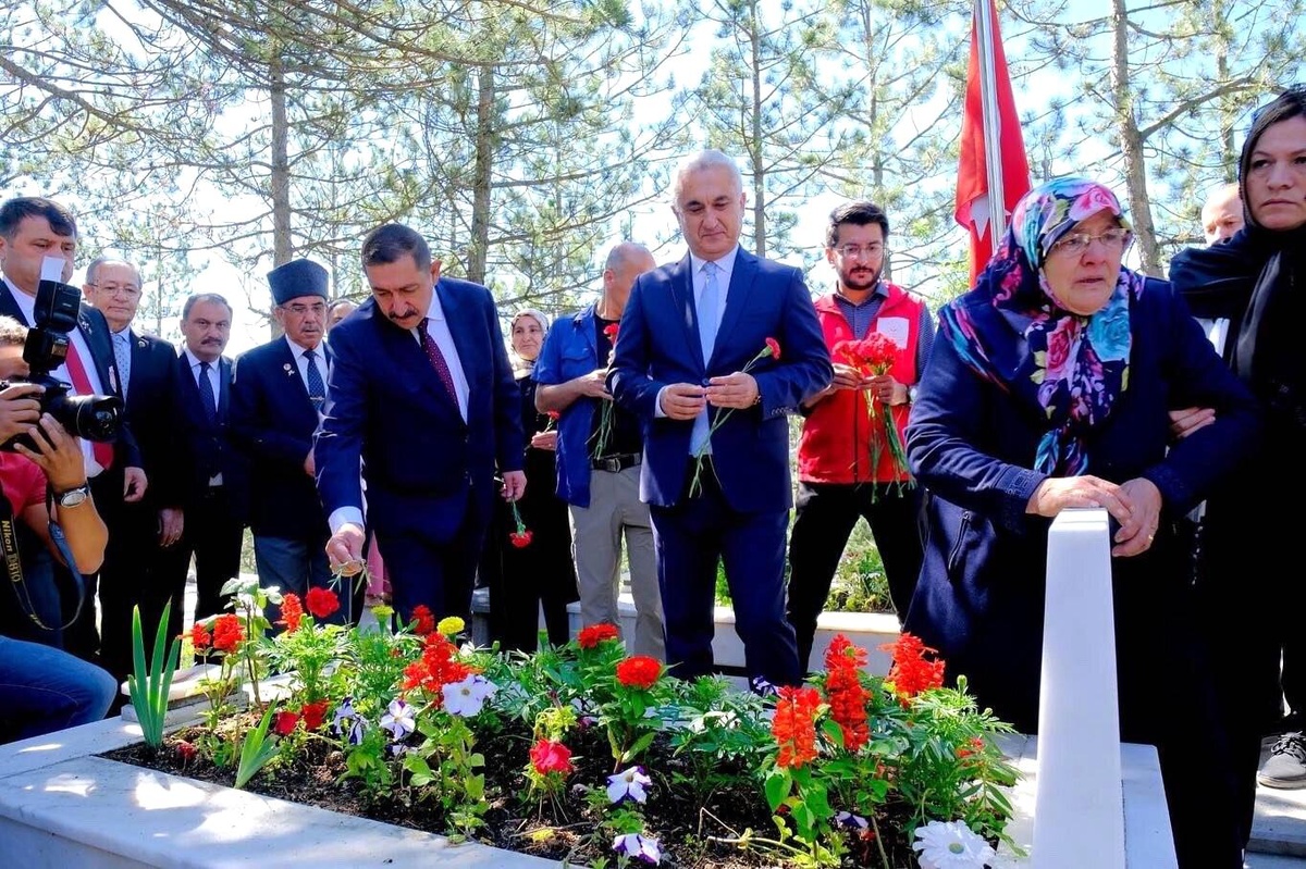 Son dakika haberi! Kastamonu\'da 15 Temmuz Demokrasi ve Milli Birlik Günü\'nde şehitler anıldı