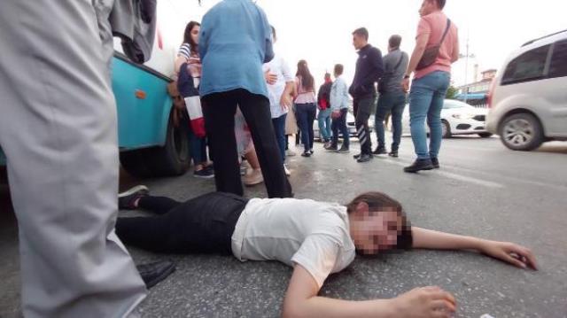 Kazazede kız, yardıma koşanların sözleriyle ağladı Kazazede kız, yardıma koşanların sözleriyle ağladı