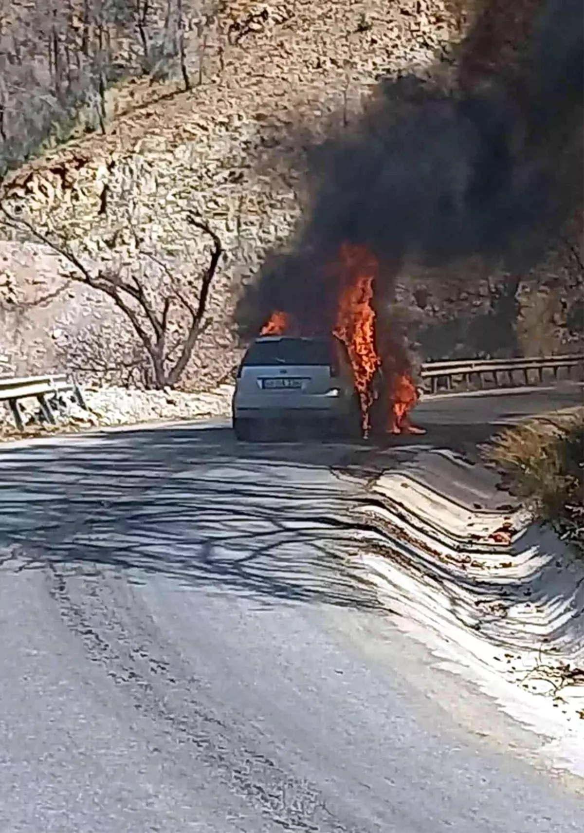 Son dakika haberi... Marmaris\'te araç yangını