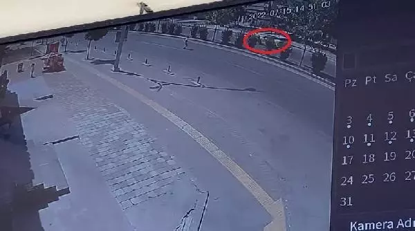 Önce taksi sonra midibüs çarptı! 6 yaşındaki Berat'ı hayattan koparan kaza böyle gerçekleşti