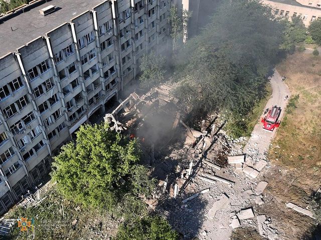 Rusya, sivilleri hedef almaya devam ediyor! Mikolayiv'de iki üniversite binası vuruldu