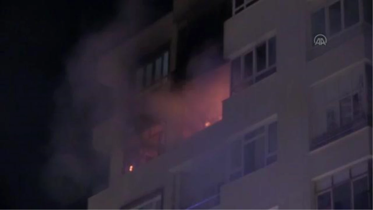 Son dakika haberleri... ŞANLIURFA - Ev yangınında dumandan etkilenen 1 kişiyi itfaiye kurtardı
