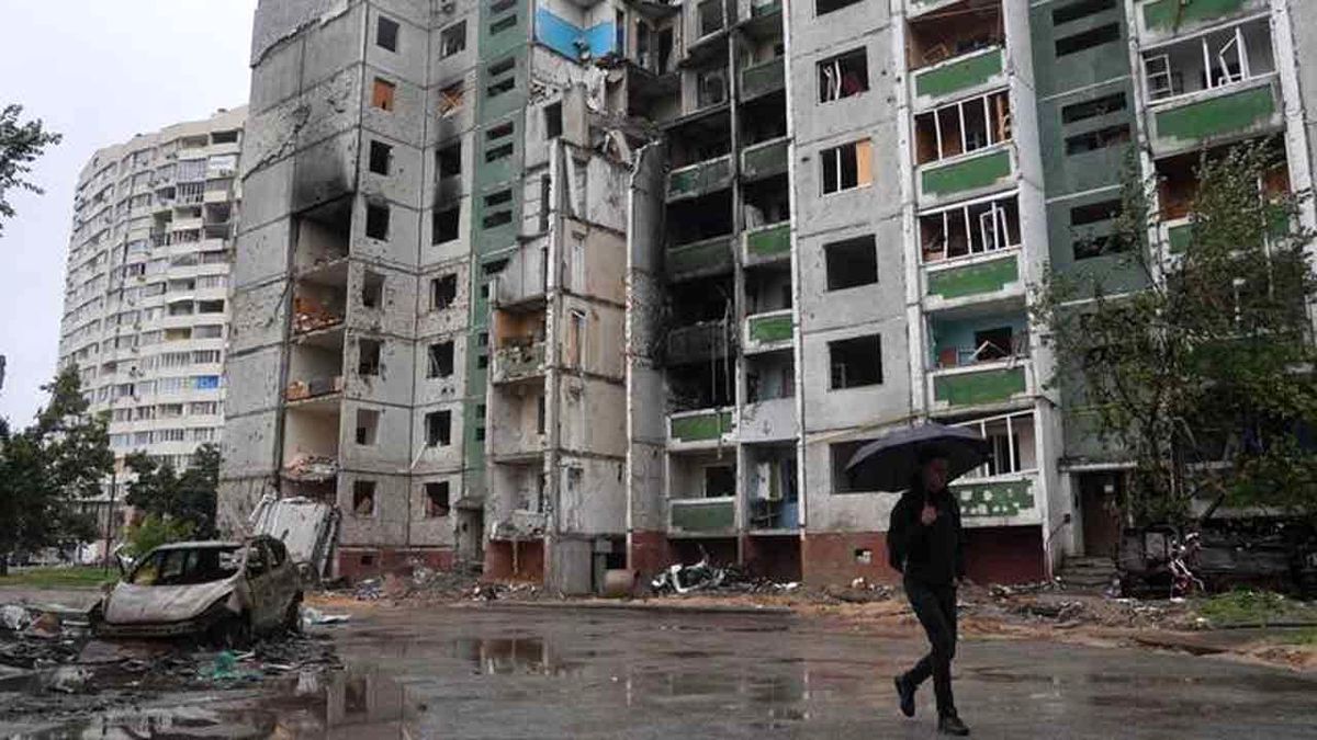 Ukrayna\'nın Çernihiv Kentinde Tahrip Olan Binalar