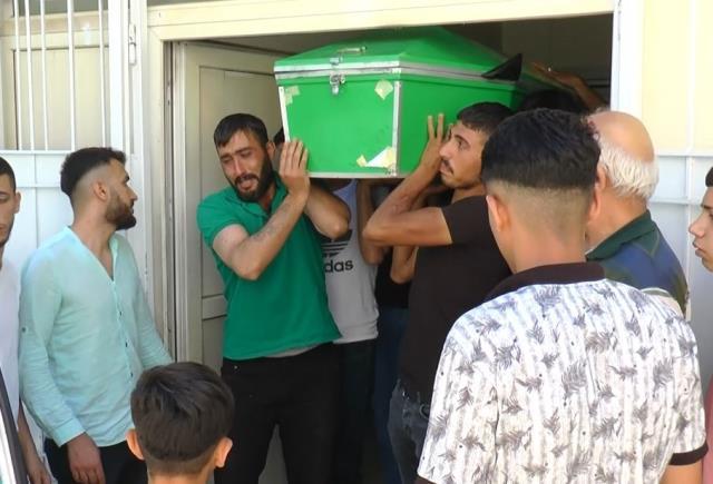 8 yaşındaki çocuk, sokak ortasındaki kavgaya kurban gitti! Acılı baba cenaze aracının peşinden koştu