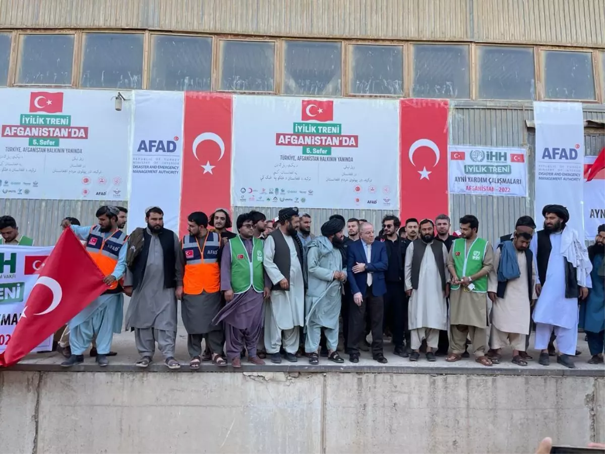 Afganistan'a yardım malzemesi taşıyan 5'inci 'İyilik Treni' Herat'a ulaştı