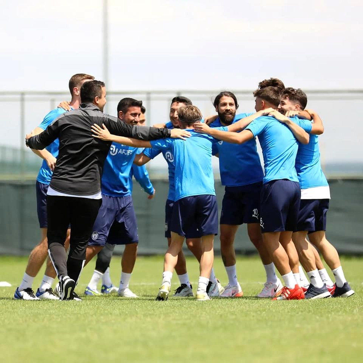Afyonspor\'da antrenmanlar eğitsel oyun çalışmaları ile devam ediyor