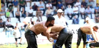 Akbalık Yağlı Güreşleri Başpehlivanı Serhat Gökmen oldu