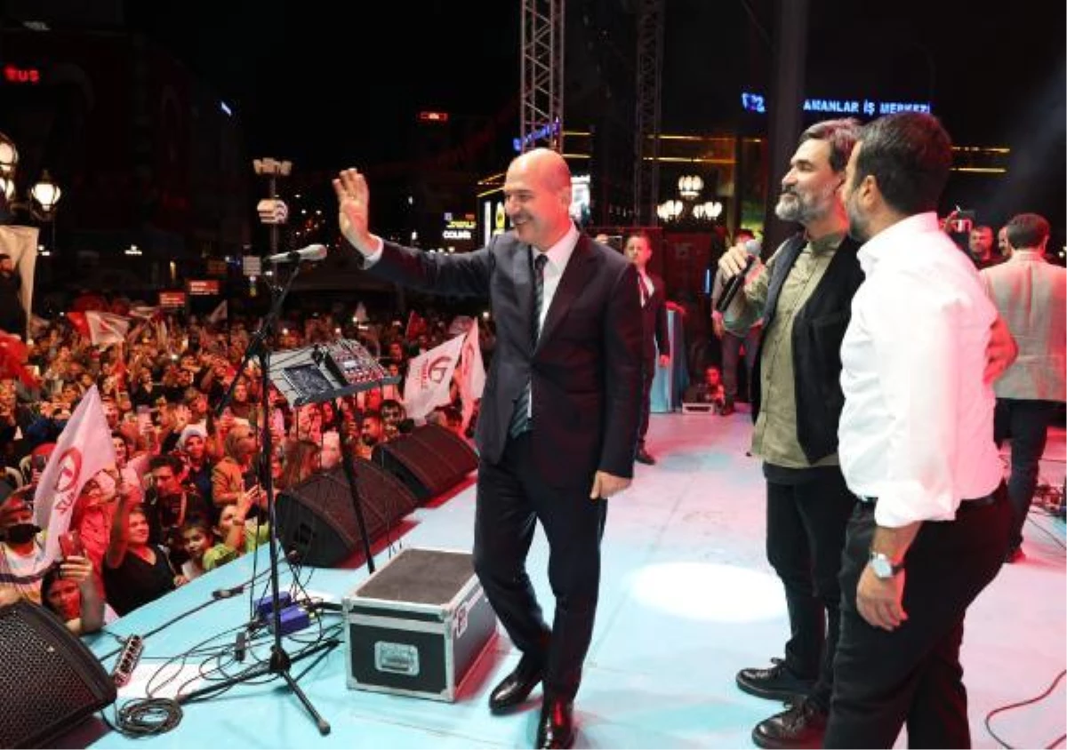 15 Temmuz Demokrasi ve Milli Birlik Günü dolayısıyla Mustafa Ceceli konser verdi