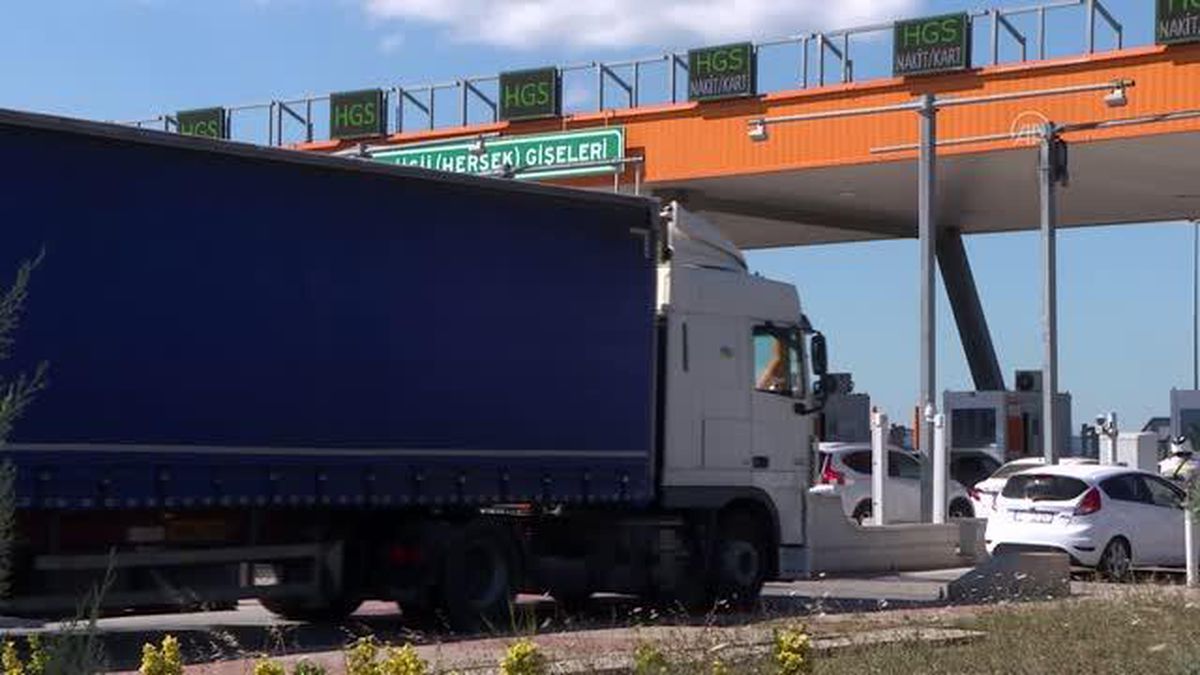 Bakan Karaismailoğlu: 'Bu kaliteli, konforlu ve güvenli yollar sayesinde yüzde 80'in üzerinde trafik kazalarında azalma yaşandı''