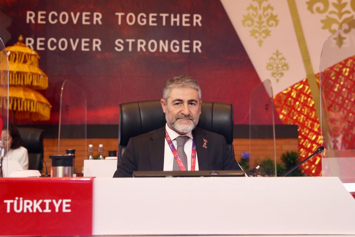 Bakan Nebati Endonezya\'daki G20 toplantısında çeşitli oturumlara katıldı