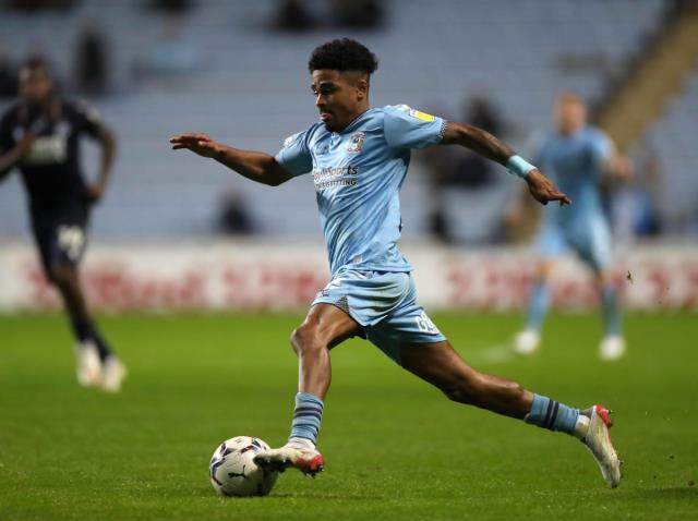 Böyle transfer duyurusu görülmedi! Burnley yeni oyuncusunun boyuyla dalga geçti Böyle transfer duyurusu görülmedi! Burnley yeni oyuncusunun boyuyla dalga geçti