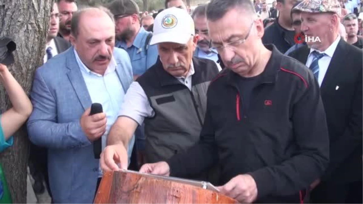 Cumhurbaşkanı Yardımcısı Oktay ve Bakan Kirişci, Yozgat\'ta rafting yaptı