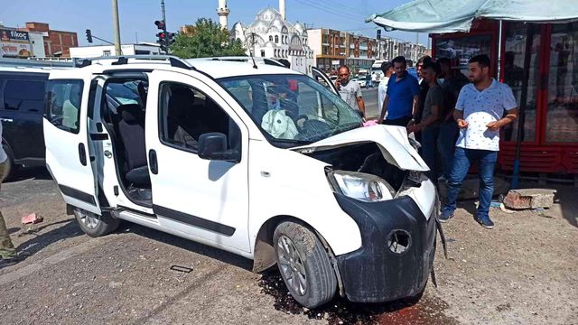 Diyarbakır'da alkollü olarak kazaya karışan kaymakam tutuklandı Diyarbakır'da alkollü olarak kazaya karışan kaymakam tutuklandı