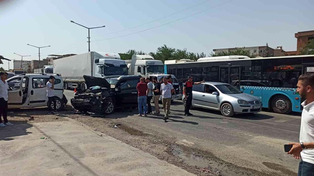Diyarbakır'da alkollü olarak kazaya karışan kaymakam tutuklandı Diyarbakır'da alkollü olarak kazaya karışan kaymakam tutuklandı