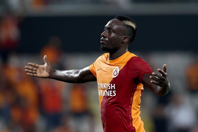 Fatih Karagümrük'e transfer olması beklenen Galatasaraylı yıldız kamptan ayrıldı