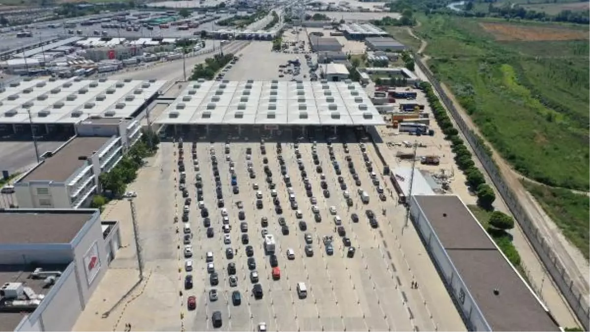 KAPIKULE\'DE GURBETÇİ YOĞUNLUĞU