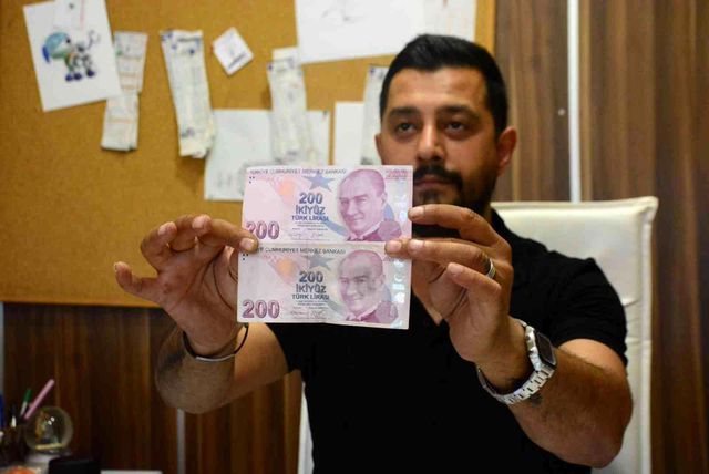 ATM'ye para yatıran bakkal, geri gelen banknotu görünce gözlerine inanamadı! Şimdi herkes peşinde ATM'ye para yatıran bakkal, geri gelen banknotu görünce gözlerine inanamadı! Şimdi herkes peşinde