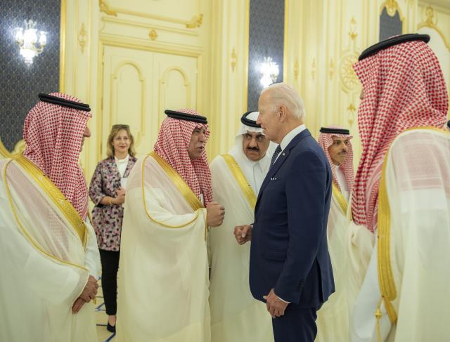 Suudi Arabistan'ı ziyaret eden ABD Başkanı Biden: Orta Doğu'da Rusya ve Çin'e dolduracak boşluk bırakmayacağız Suudi Arabistan'ı ziyaret eden ABD Başkanı Biden: Orta Doğu'da Rusya ve Çin'e dolduracak boşluk bırakmayacağız