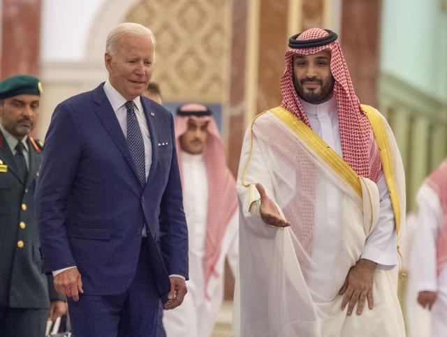 Suudi Arabistan'ı ziyaret eden ABD Başkanı Biden: Orta Doğu'da Rusya ve Çin'e dolduracak boşluk bırakmayacağız Suudi Arabistan'ı ziyaret eden ABD Başkanı Biden: Orta Doğu'da Rusya ve Çin'e dolduracak boşluk bırakmayacağız