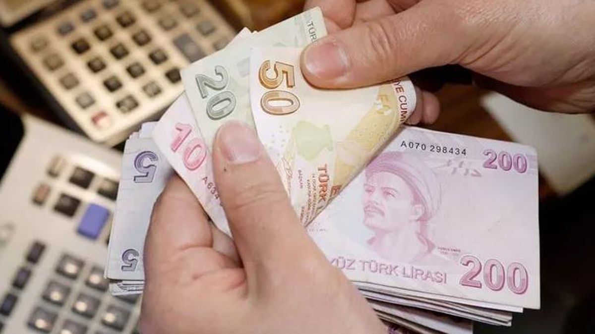 Emeklilerin zamlı maaşı yatıyor! Tarih verildi