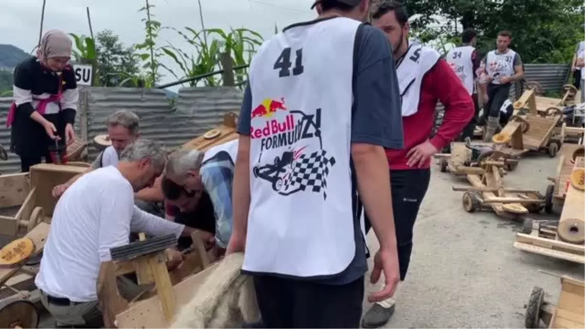 "13. Geleneksel Red Bull Formulaz Tahta Araba Şenliği" düzenlendi