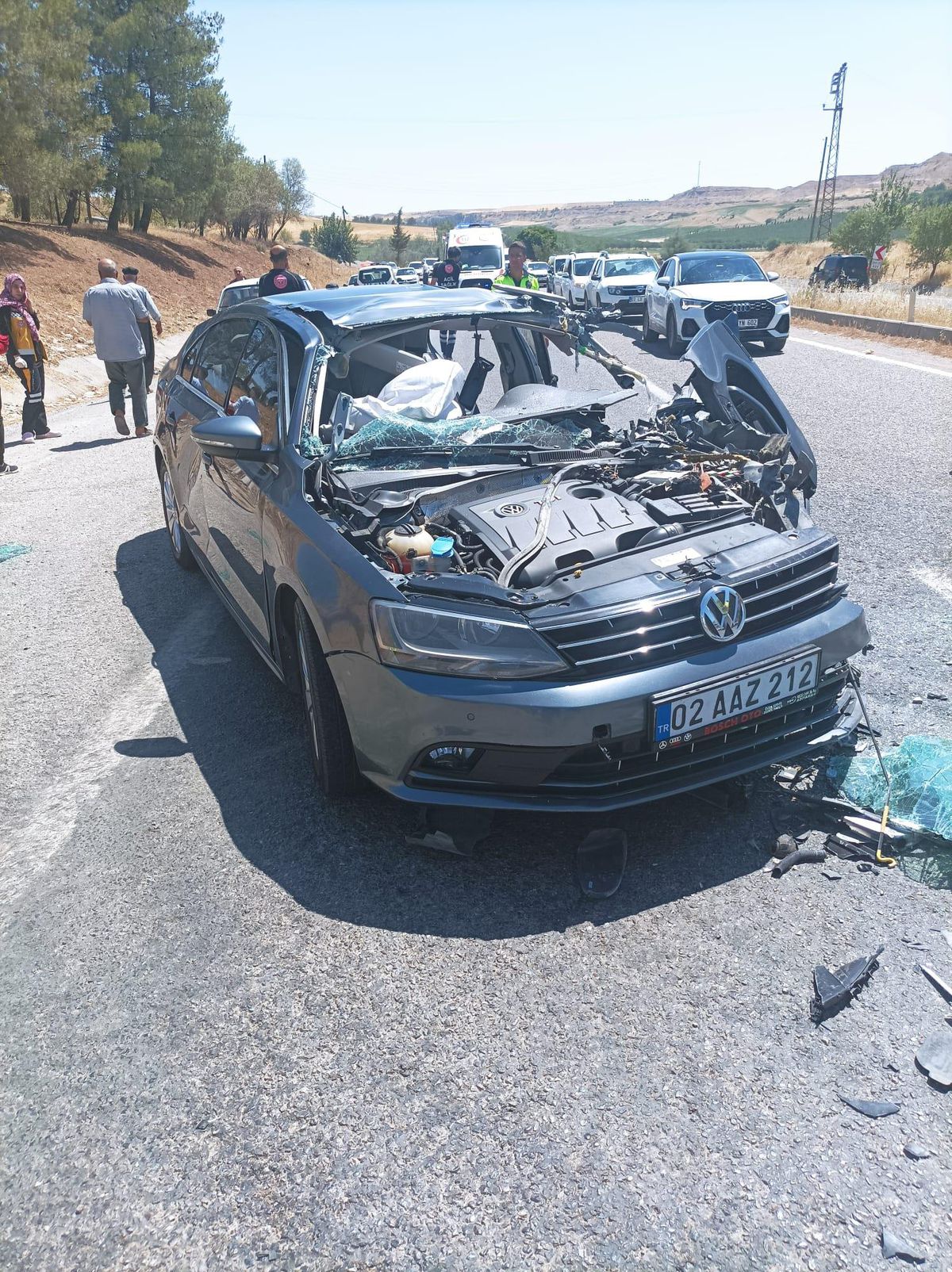 Adıyaman\'da kamyonla çarpışan otomobildeki 4 kişi yaralandı
