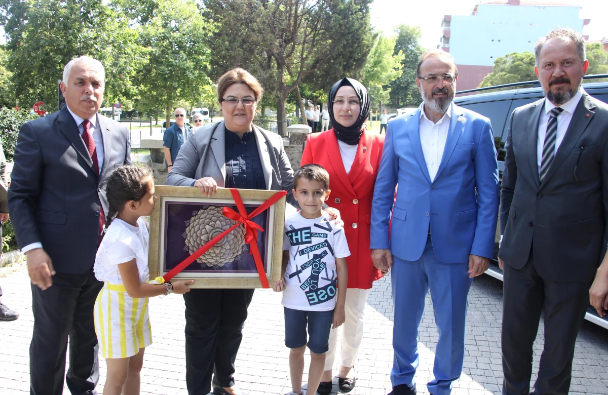 Aile ve Sosyal Hizmetler Bakanı Derya Yanık, Tekirdağ Valiliğini ziyaret etti