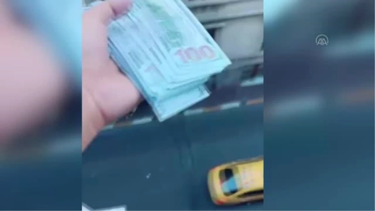 Beyoğlu\'nda otel odasından sahte dolar atan kişi yakalandı