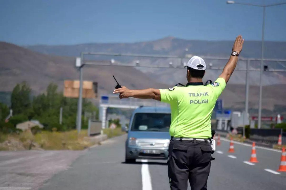 Erzincan\'a bayram süresi boyunca 423 bin 112 araç giriş yaptı