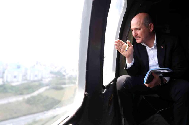 İçişleri Bakanı Soylu, trafik tedbirlerini havadan ve karadan denetledi