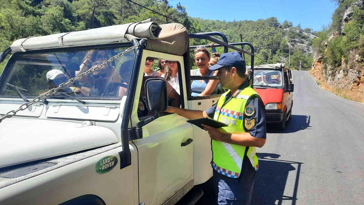 Antalya\'da safari araçları denetlendi