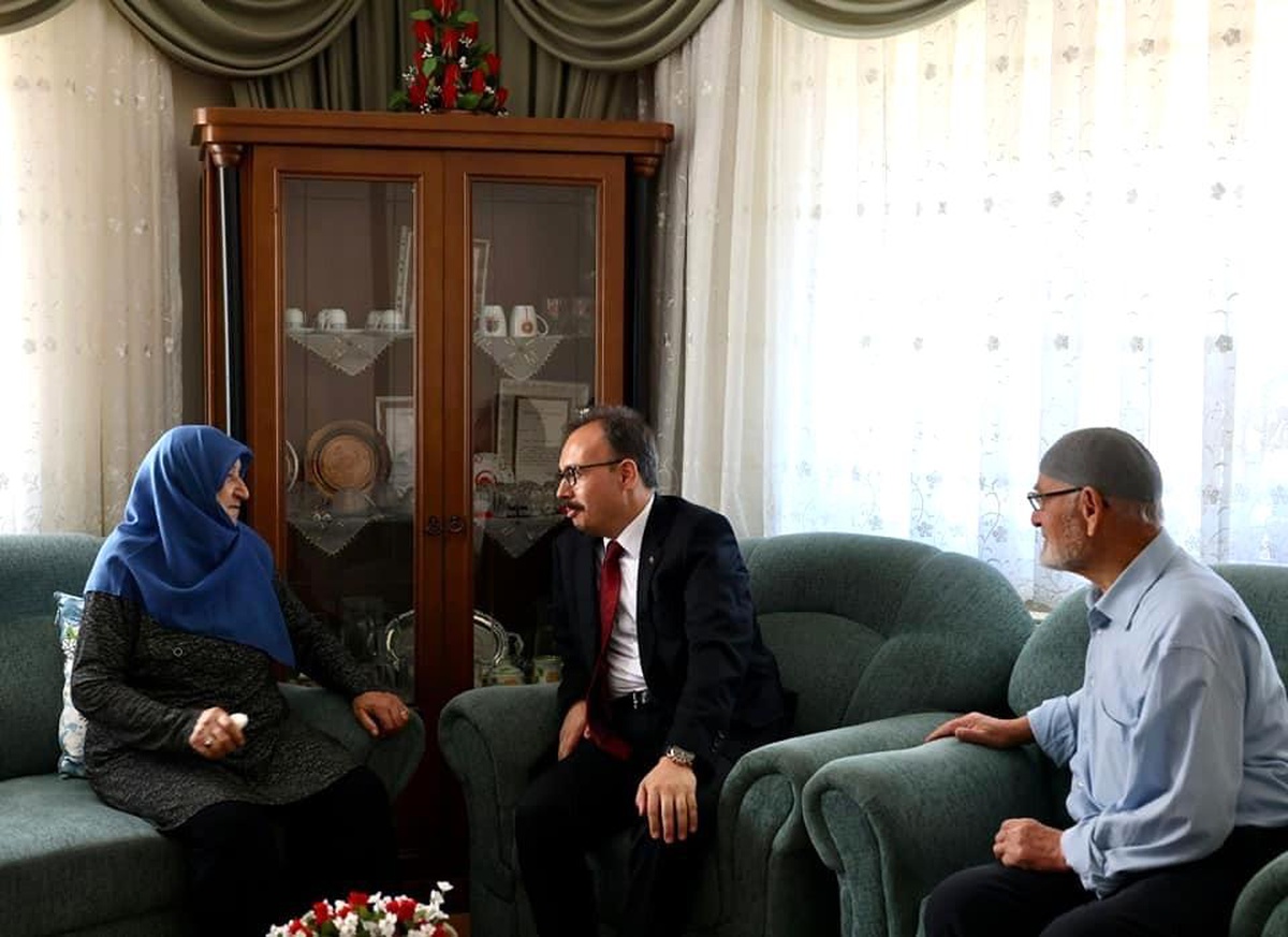 Son dakika haber: Vali Kızılkaya\'dan şehit ailesine ziyaret