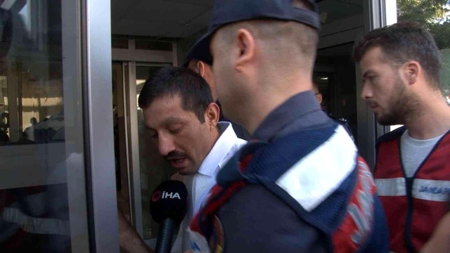 Yeni doğum yapan 18 yaşındaki eşini öldüren şahıs teslim oldu, ilk sözleri çok ilginç: Katil kaynanam Yeni doğum yapan 18 yaşındaki eşini öldüren şahıs teslim oldu, ilk sözleri çok ilginç: Katil kaynanam
