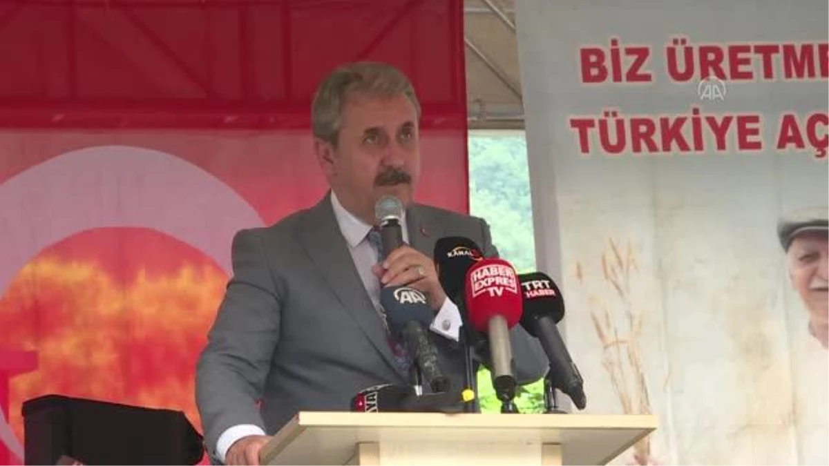 BBP Genel Başkanı Destici, geleneksel bahar şenliğinde konuştu