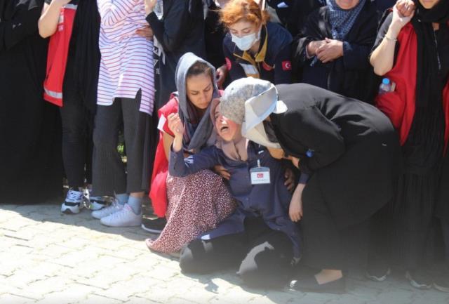 Bu acının tarifi yok! Ağabeylerinin şehit olduğu haberini alan kardeşlerin feryatları yürek dağladı