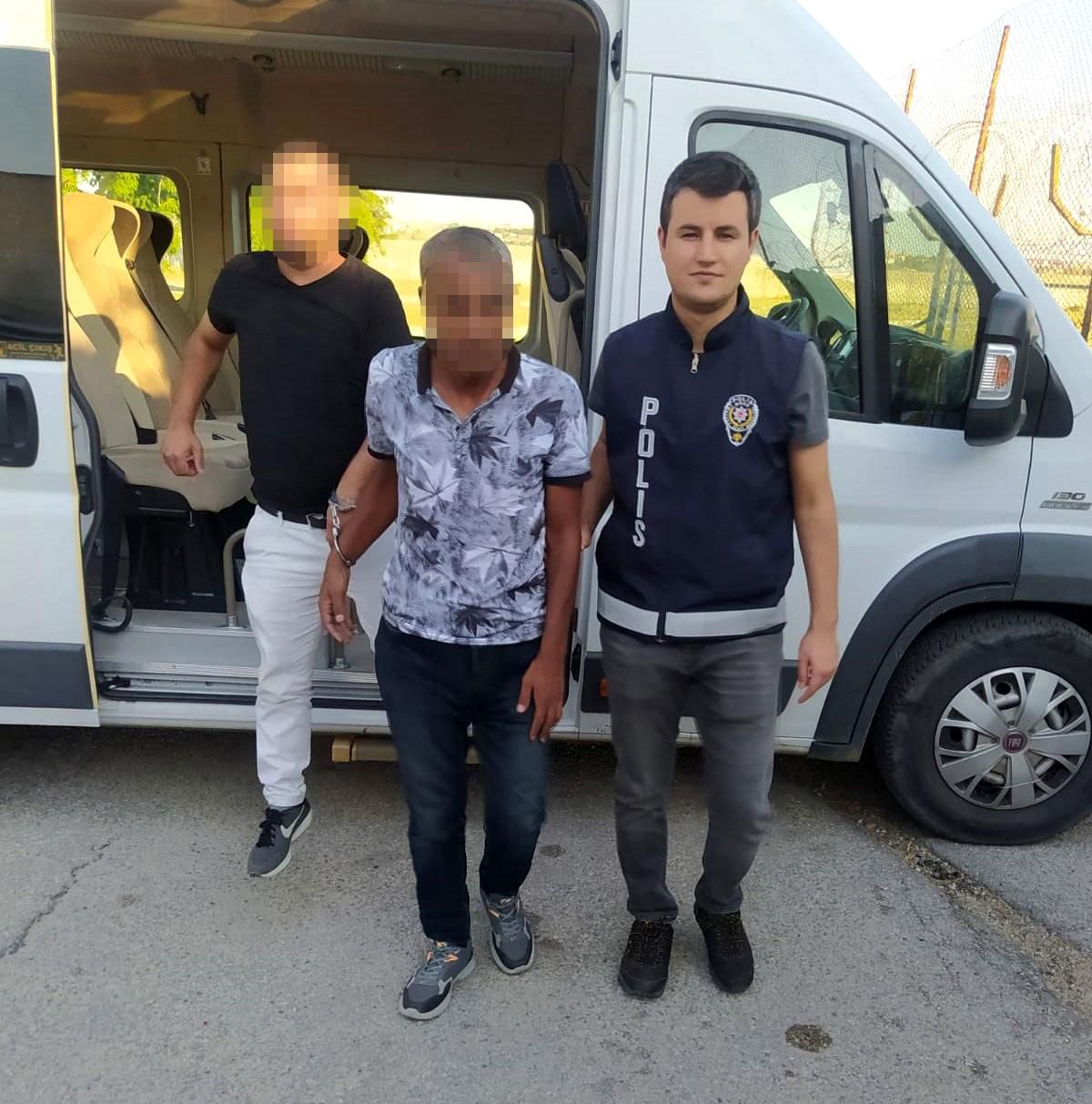 Çarpışma numarası ile cep telefonu çaldılar