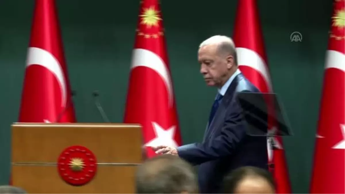 Cumhurbaşkanı Erdoğan: 'İstanbul Havalimanımız bayram boyunca günde ortalama 230 bin yolcuya hizmet vermiştir'