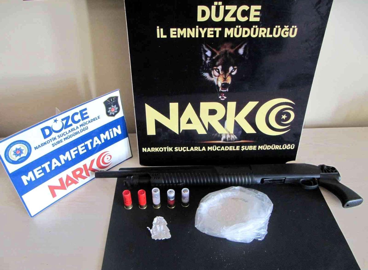 Düzce\'ye uyuşturucu getirirken yakandı