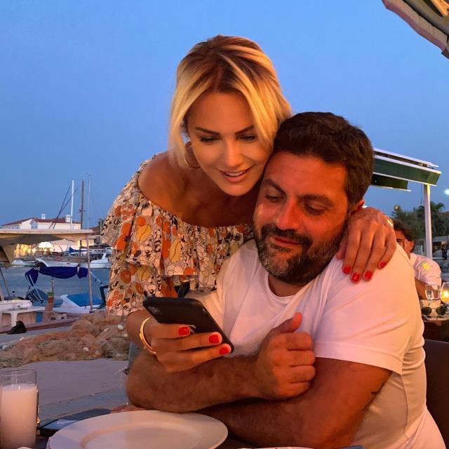 Ece Erken, eşi Şafak Mahmutyazıcıoğlu'nun ağabeyi tarafından tehdit edildiğini söyleyerek mesajları ifşa etti Ece Erken, eşi Şafak Mahmutyazıcıoğlu'nun ağabeyi tarafından tehdit edildiğini söyleyerek mesajları ifşa etti