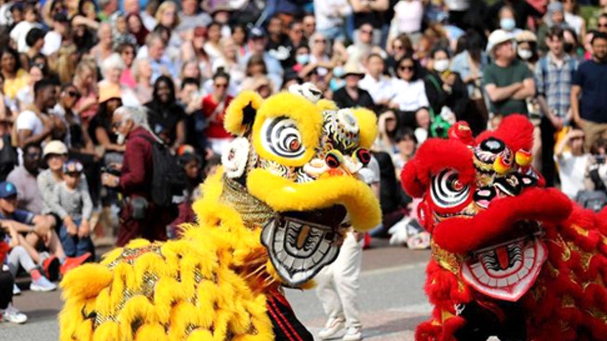 Edinburgh Festival Karnavalı\'ndan Renkli Görüntüler