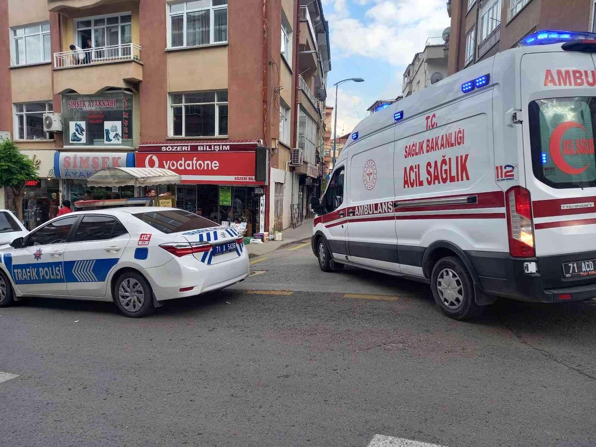 Motosikletin çarptığı yaşlı kadın yaralandı