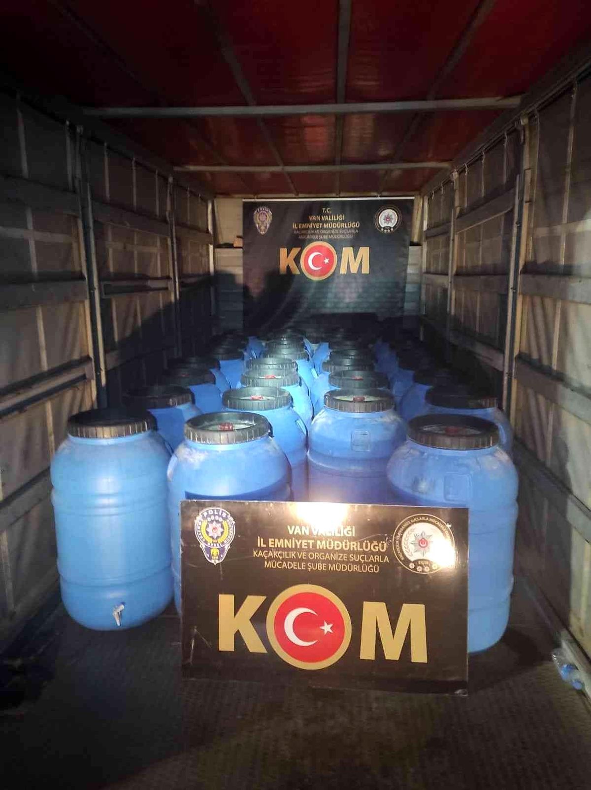 Van\'da kaçak sigara ve alkol ele geçirildi