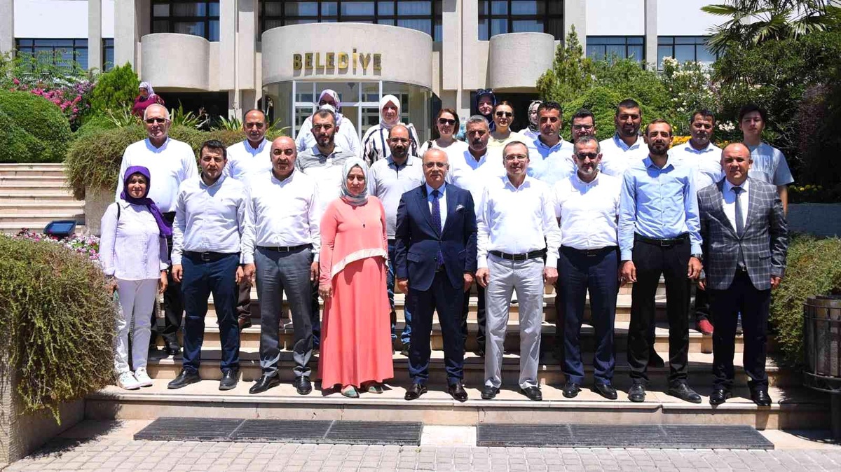 AK Partili Aydemir\'den Salihli\'de ziyaret turu