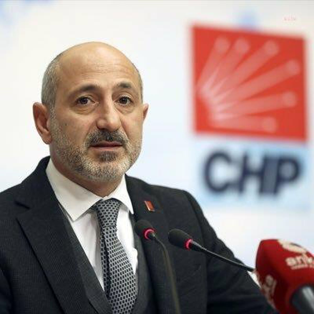 Ali Öztunç: Adeta 'Elde Avuçta Ne Varsa Satın' Diye Talimat Almış Gibi Davranıyorlar