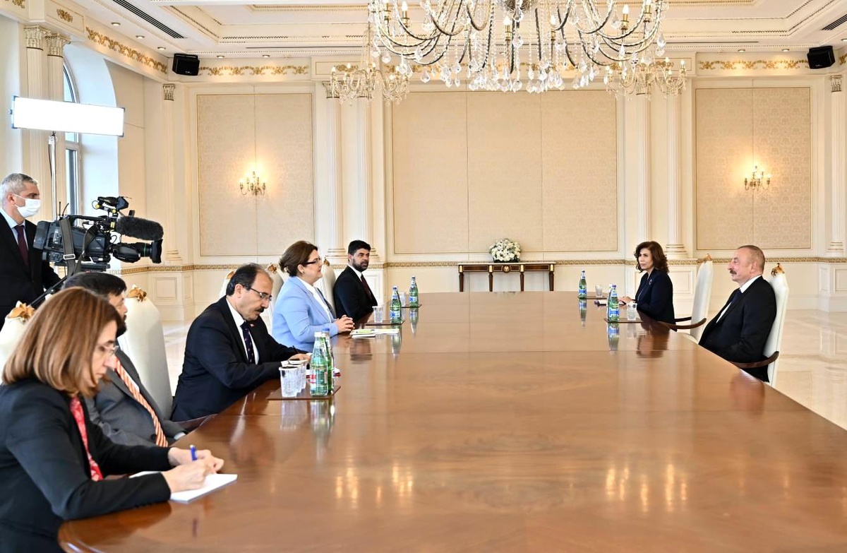 Azerbaycan Cumhurbaşkanı Aliyev, Aile ve Sosyal Hizmetler Bakanı Yanık\'ı kabul etti