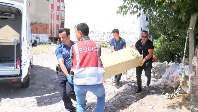 İstanbul'da esrarengiz olay! Yol kenarında kafasına ip geçirilmiş erkek cesedi bulundu