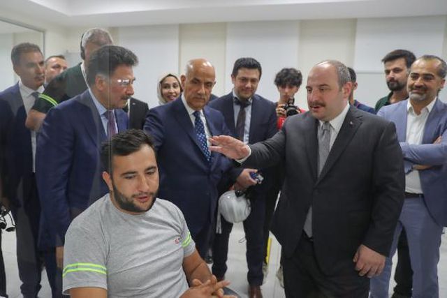 Türkiye'den 90 ülkeye sitrik asit ihracatı! Bakan Varank tesisi yerinde inceledi Türkiye'den 90 ülkeye sitrik asit ihracatı! Bakan Varank tesisi yerinde inceledi