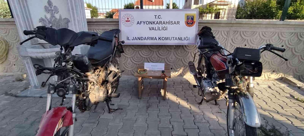Çalıntı motosikletle kablo çalmaya çalışan 4 şahsı jandarma yakaladı