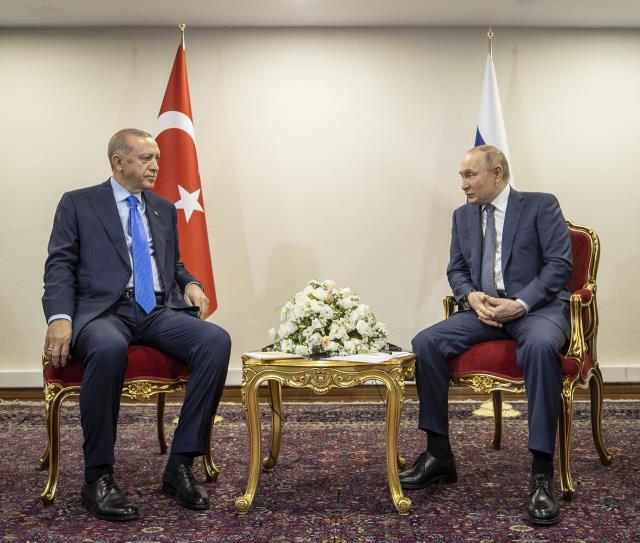 Cumhurbaşkanı Erdoğan'dan Putin ile görüşme öncesi ilk sözler: Buradan alacağımız sonuç tüm dünyayı etkileyecek Cumhurbaşkanı Erdoğan'dan Putin ile görüşme öncesi ilk sözler: Buradan alacağımız sonuç tüm dünyayı etkileyecek